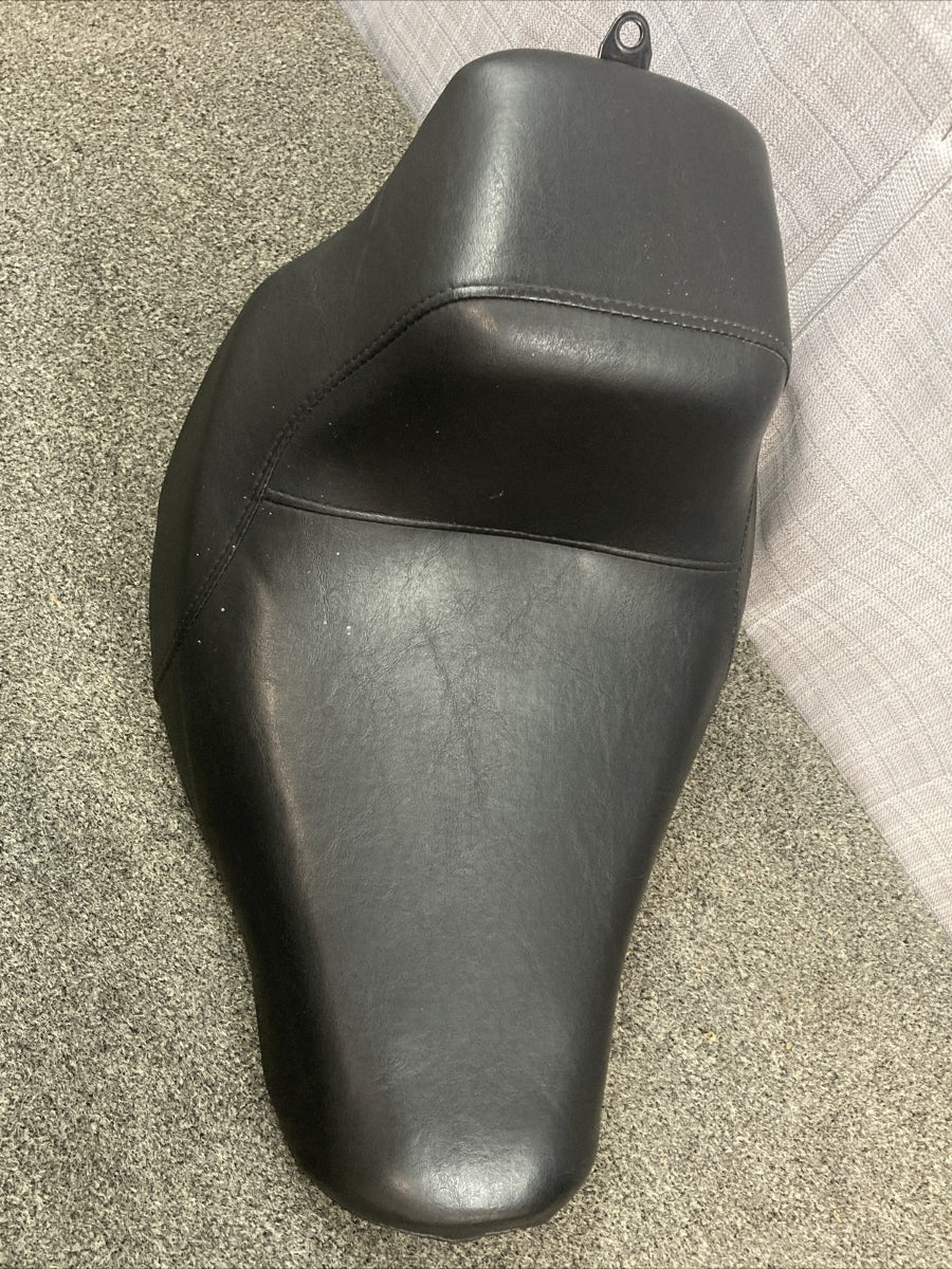 NEW GENUINE HARLEY DAVIDSON 52000496 LOW RIDER SOLO SEAT