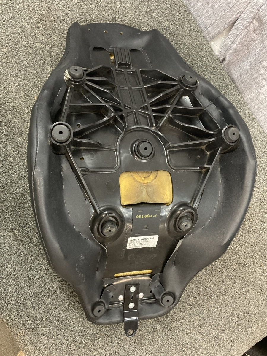 NEW GENUINE HARLEY DAVIDSON 52000496 LOW RIDER SOLO SEAT