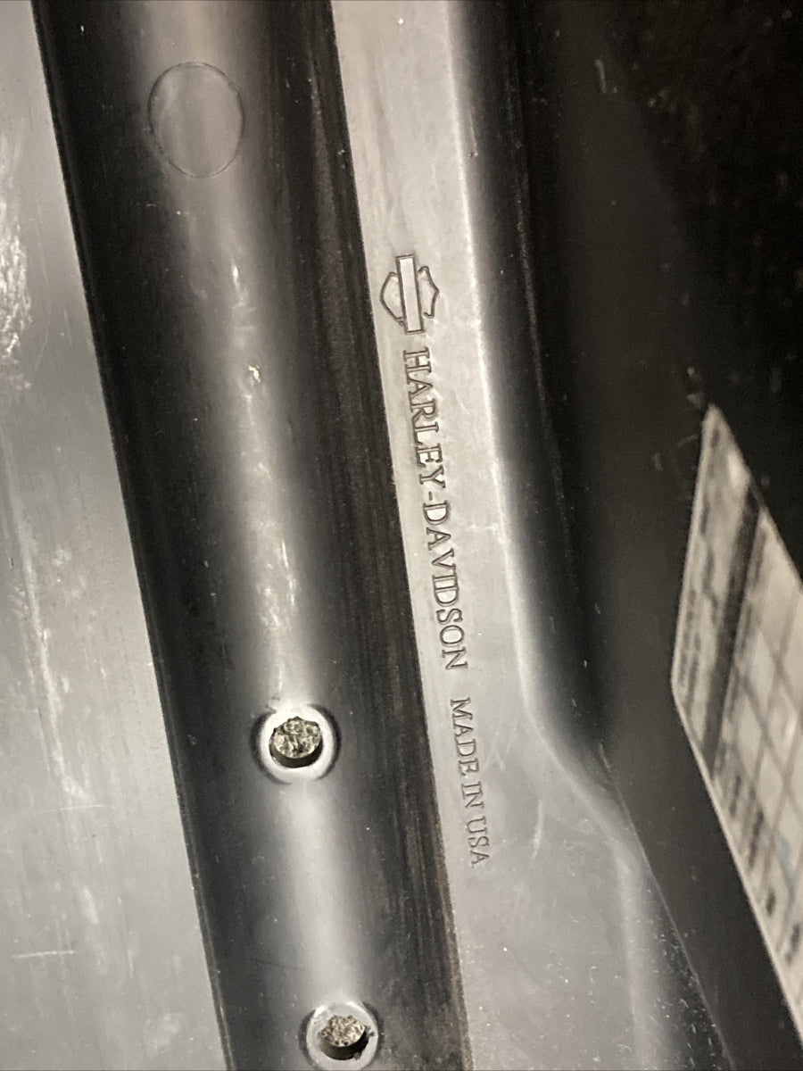 NEW GENUINE HARLEY DAVIDSON 90200412 TOURING SET OF SADDLE BAG BOTTOMS