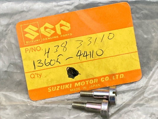 QTY 2 NEW GENIUNE SUZUKI 13605-44110 CARBURETOR Screw