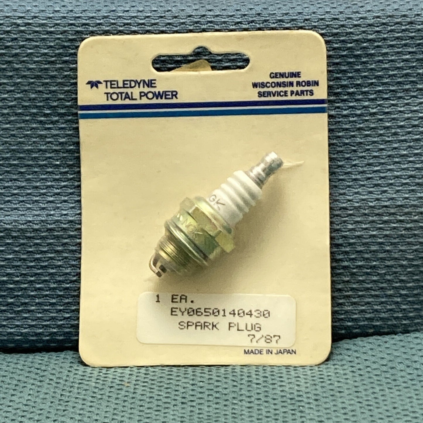 NEW TELEDYNE TOTAL POWER 065-01404-30 SPARK PLUG