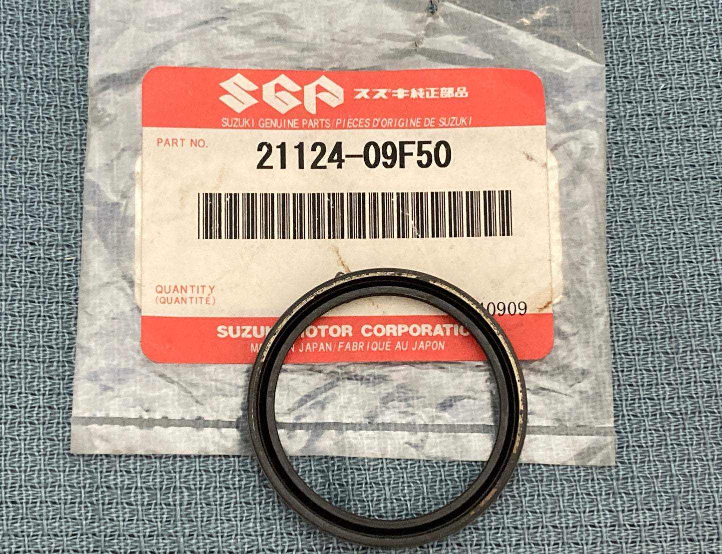 NEW GENIUNE SUZUKI 21124-09F50 TRANSMISSION Seal, Movable Drive
