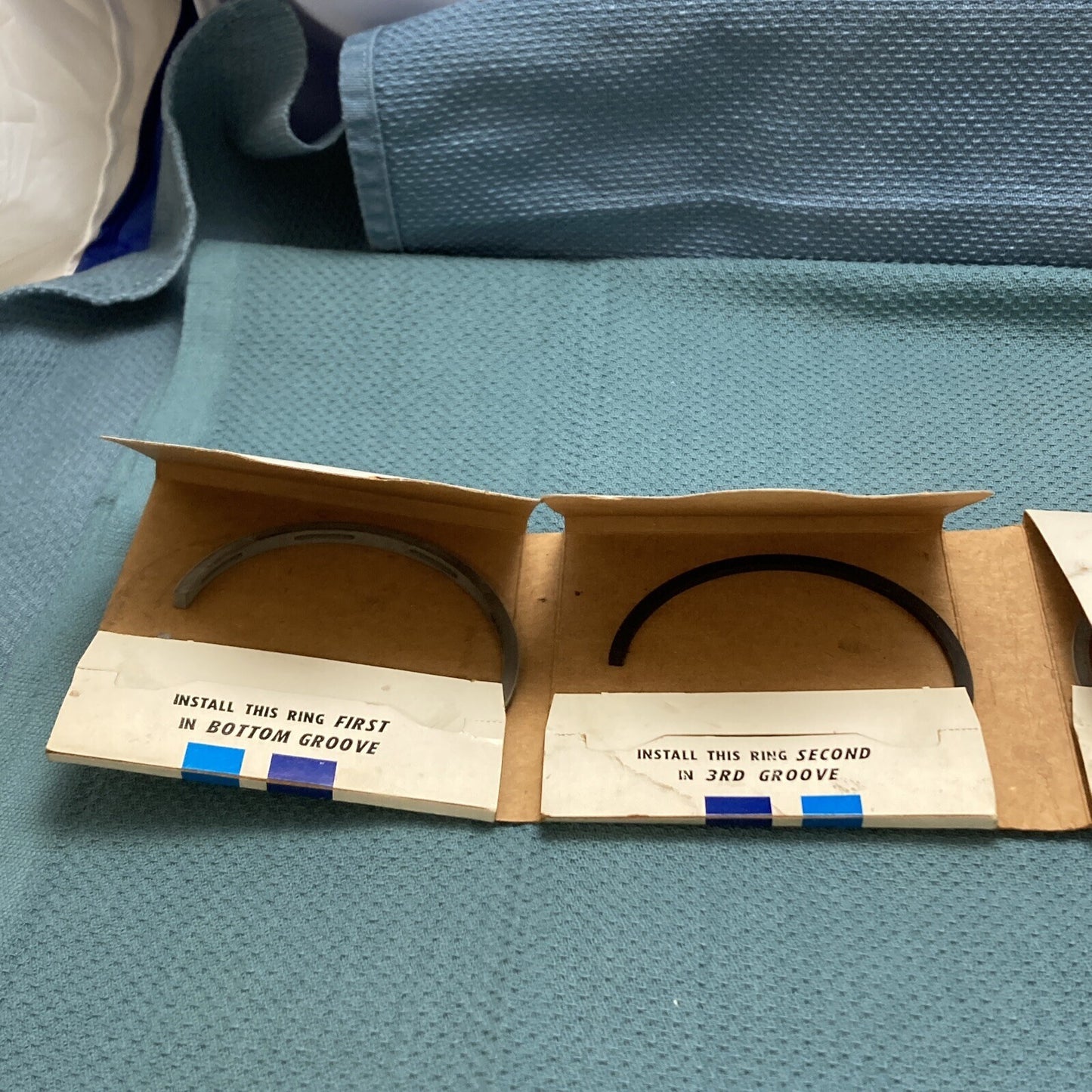 NEW GENUINE WISCONSIN DR31C S10 COMPLETE PISTON RING SET (1 PISTON)