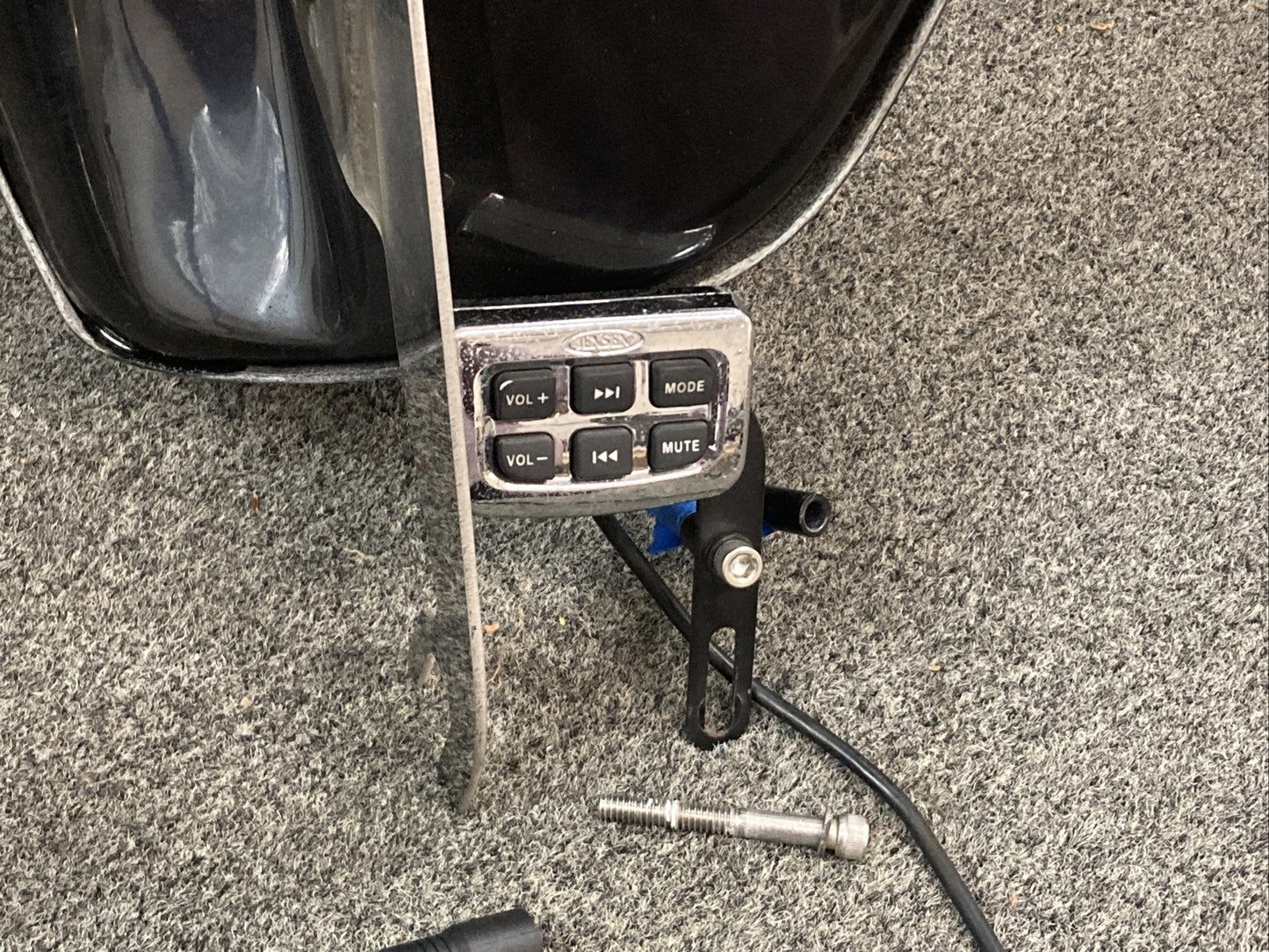 HOPPE BATWING FAIRING CONSEL FOR HARLEY DAVIDSON WITH JENSON SOUND SYSTEM