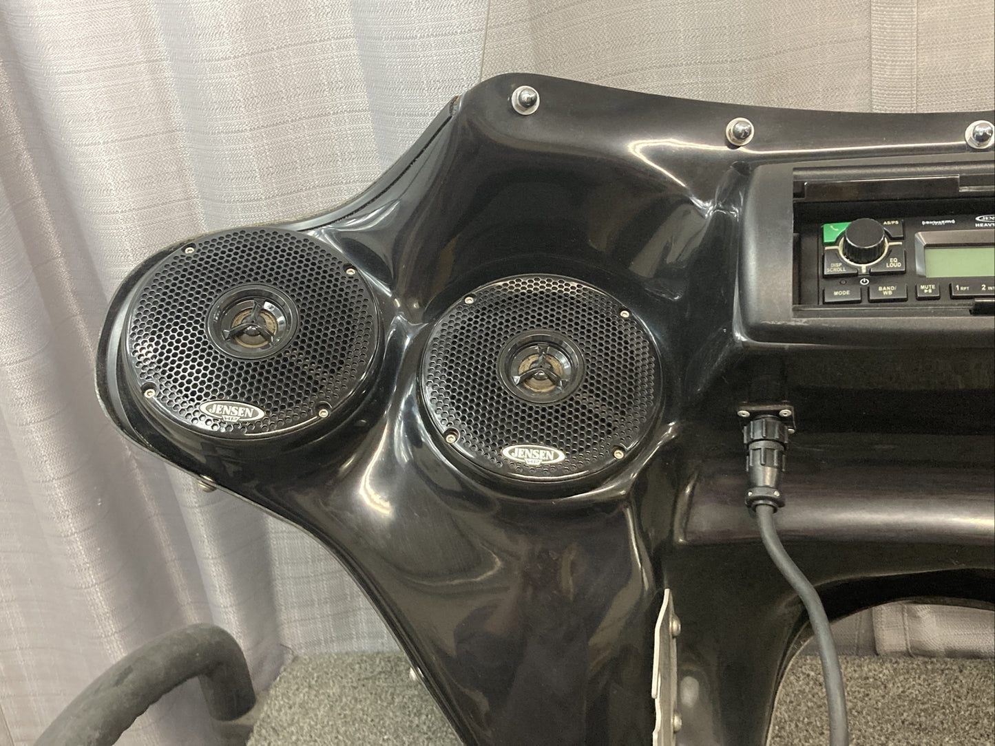 HOPPE BATWING FAIRING CONSEL FOR HARLEY DAVIDSON WITH JENSON SOUND SYSTEM