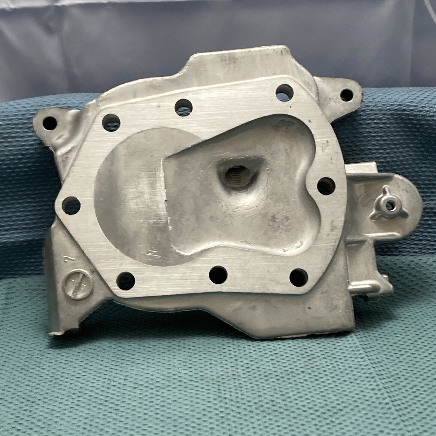 NEW GENUINE TELEDYNE TOTAL POWER 227-13001-13/EY2271330103 CYLINDER HEAD