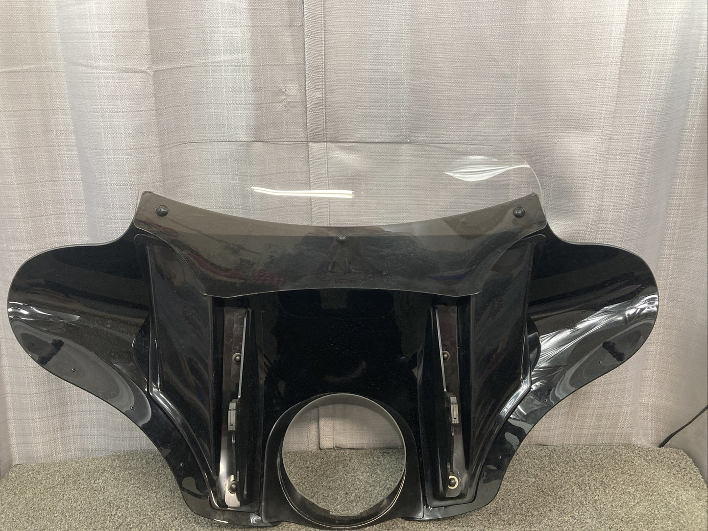 NEW HARLEY DAVIDSON FRONT HEADLIGHT BATWING FAIRING WINDSHIELD