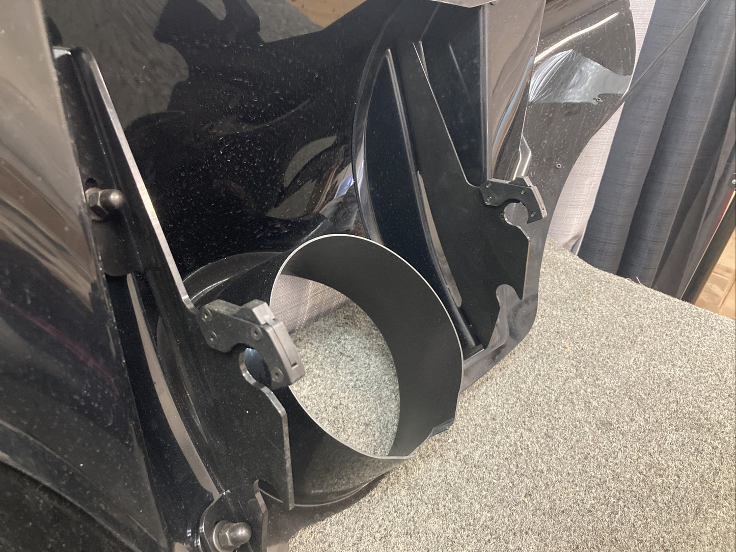 NEW HARLEY DAVIDSON FRONT HEADLIGHT BATWING FAIRING WINDSHIELD