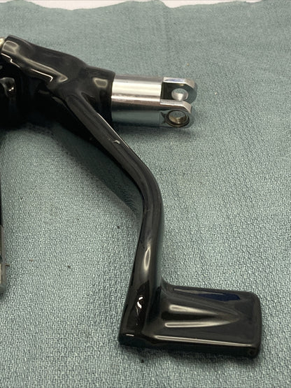 NEW HARLEY DAVIDSON 50600191 BLACK, MID CONTROL MOUNT BRACKET BRAKE PEDAL