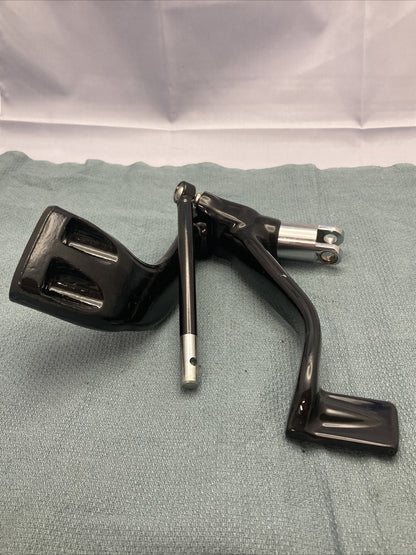 NEW HARLEY DAVIDSON 50600191 BLACK, MID CONTROL MOUNT BRACKET BRAKE PEDAL