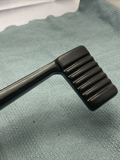 NEW HARLEY DAVIDSON FOOTREST HANGER/BRACKET SET FRONT RIGHT