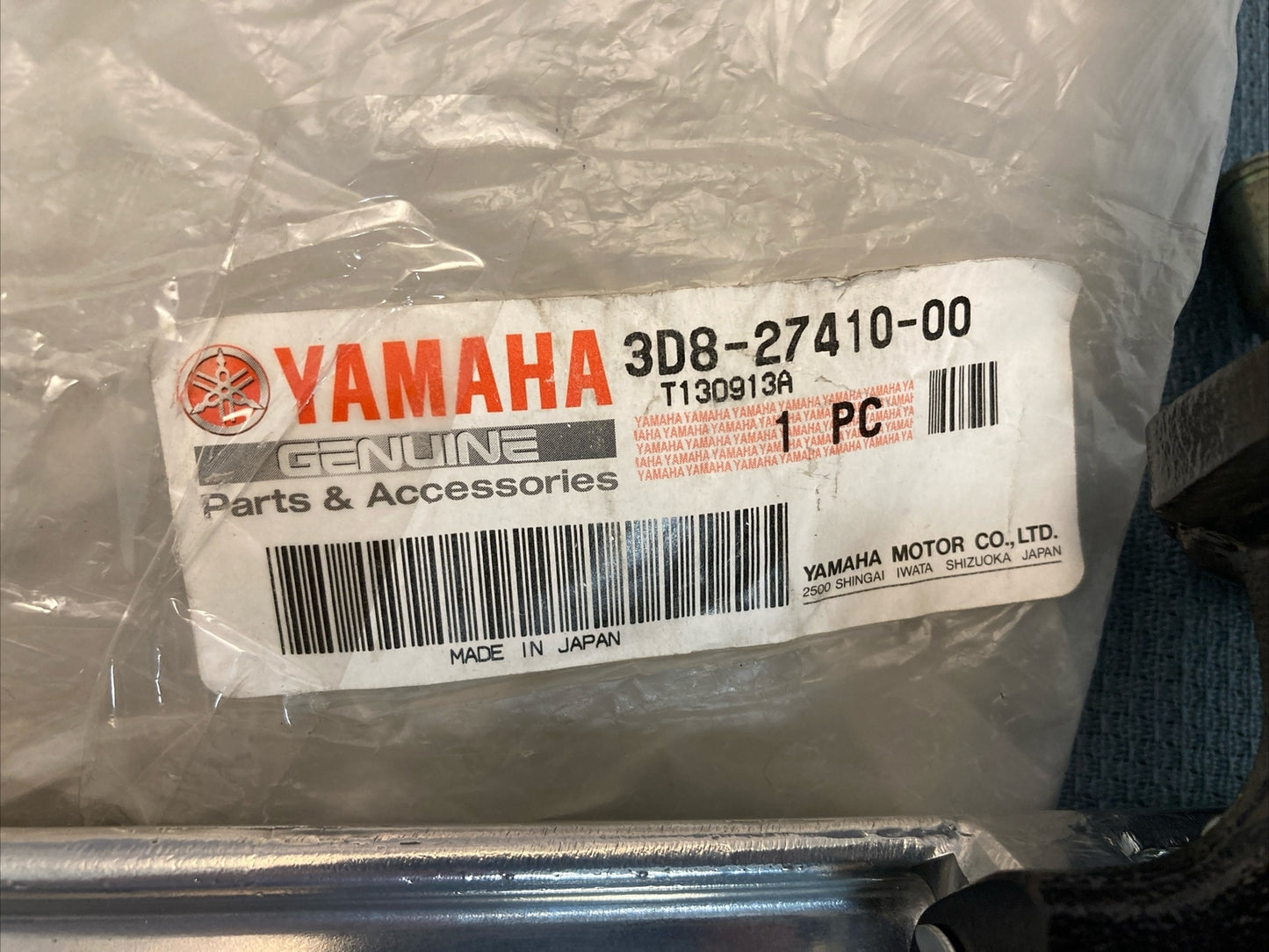 NEW GENUINE YAMAHA 3D8-27410-00 Front Footrest Assembly (left)