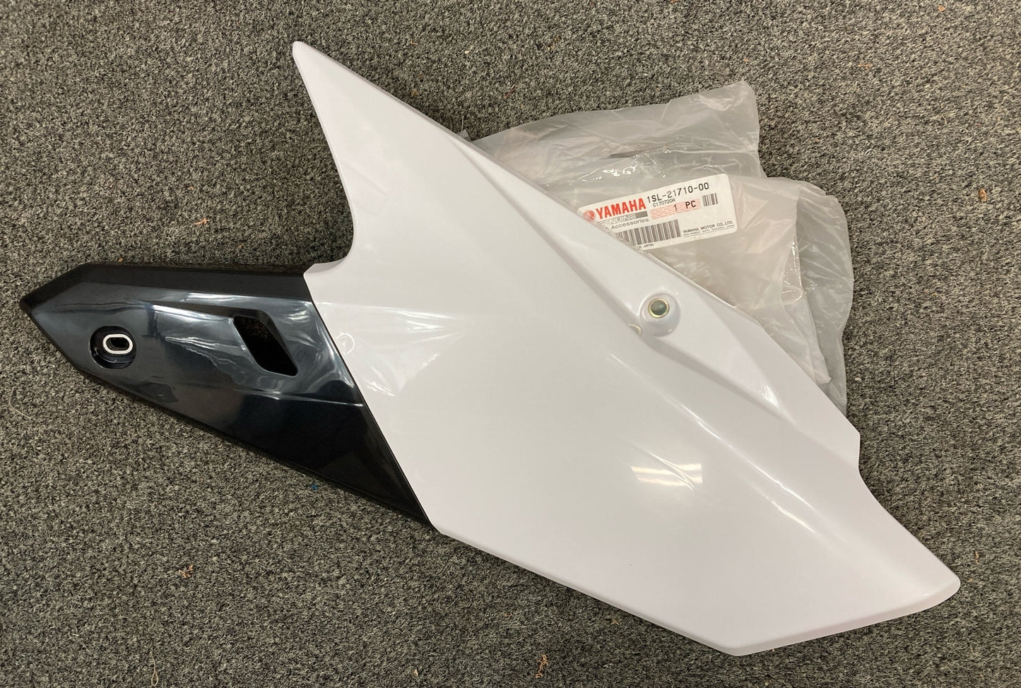 NEW GENUINE YAMAHA 1SL-21710-00 Side Cover Assembly 1