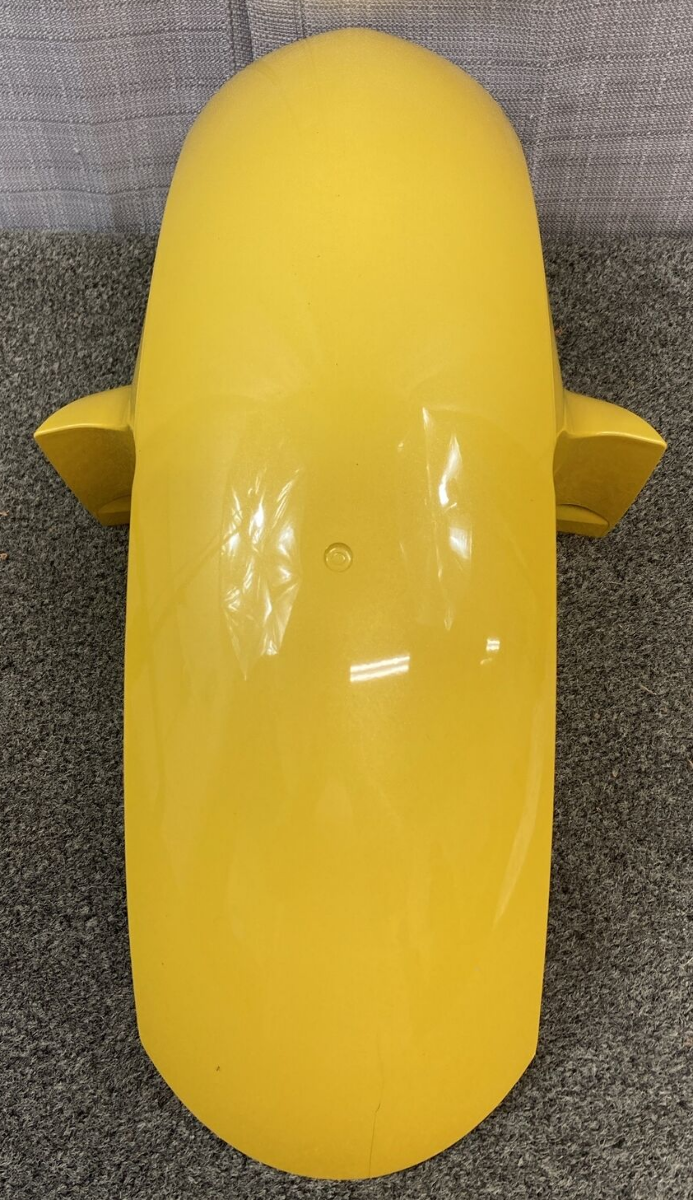 NEW GENUINE YAMAHA 2C0-21511-00-P7 Fender, Front