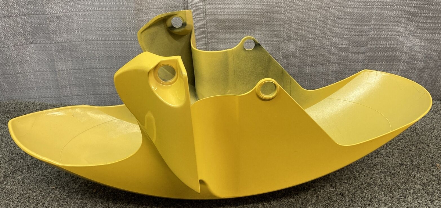 NEW GENUINE YAMAHA 2C0-21511-00-P7 Fender, Front