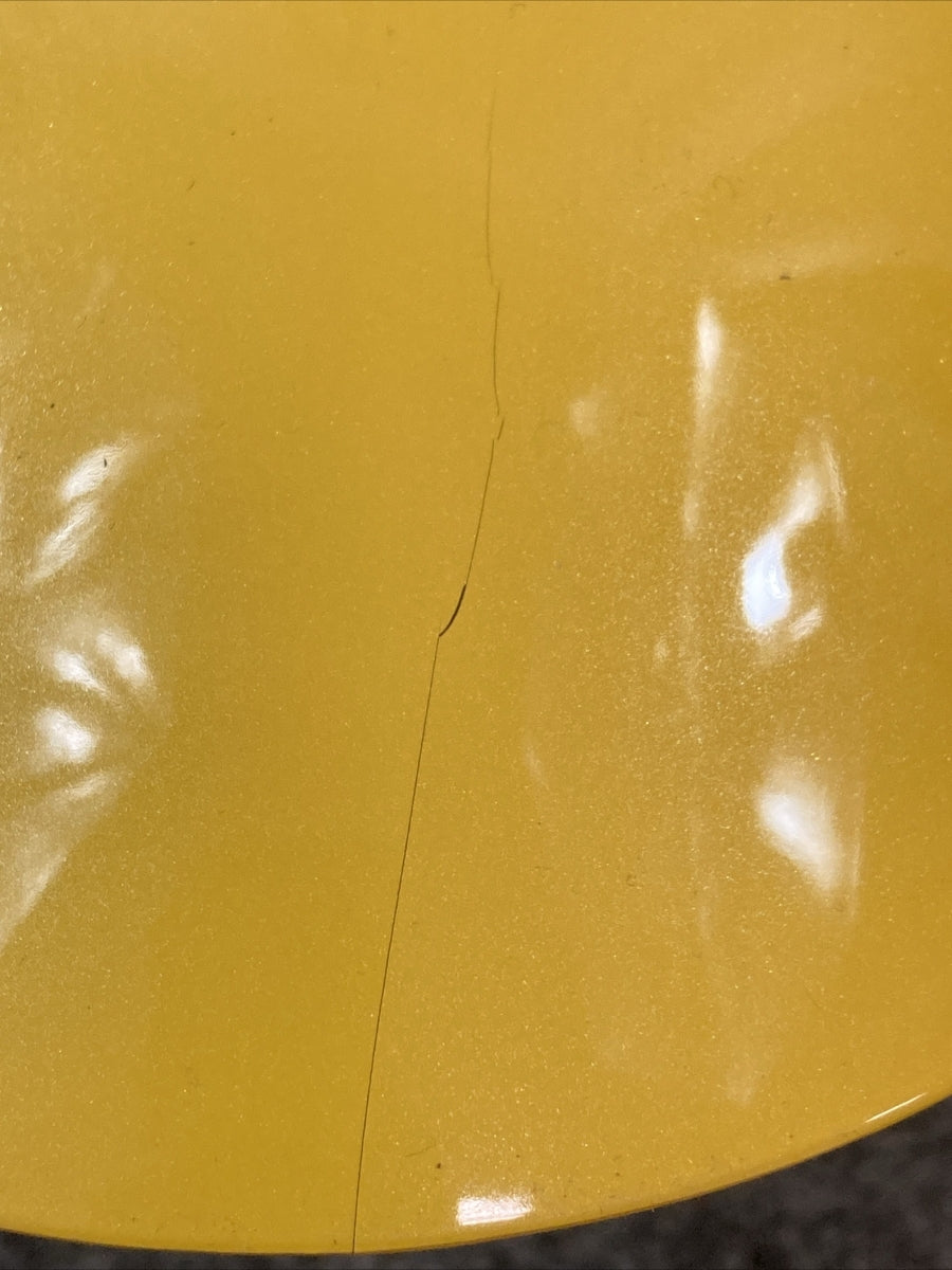 NEW GENUINE YAMAHA 2C0-21511-00-P7 Fender, Front