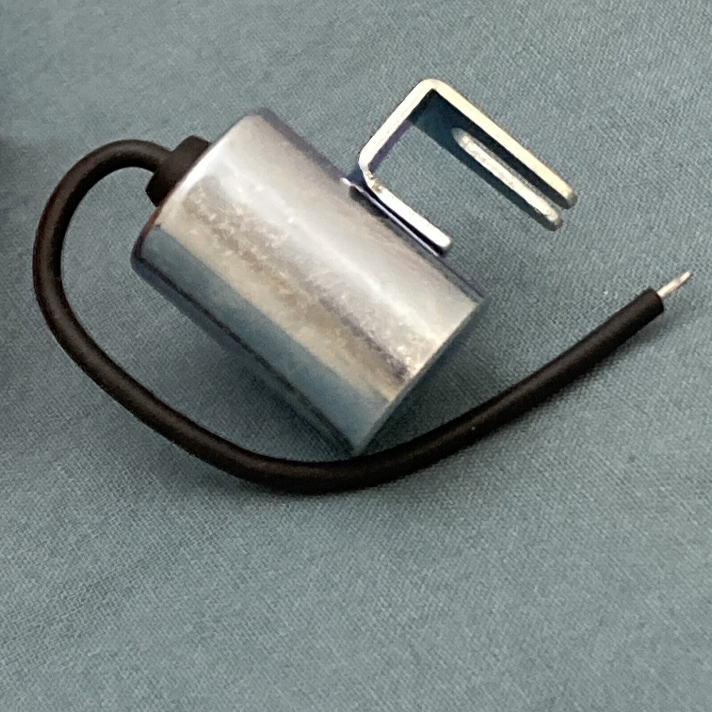 NEW GENUINE SUBARU ROBIN 106-70214-08 CONDENSER