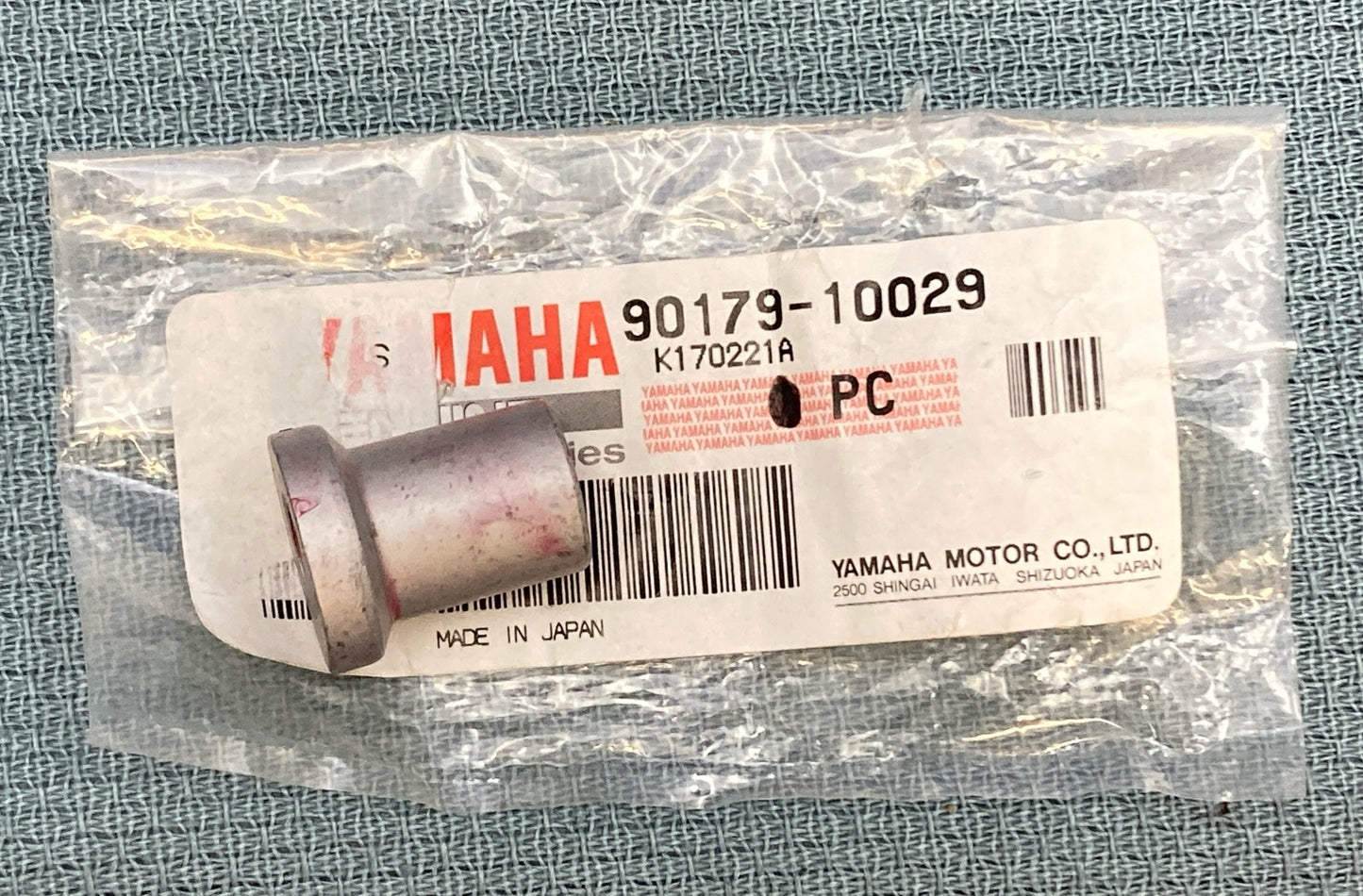 NEW GENUINE YAMAHA 90179-10029 CYLINDER HEAD NUT