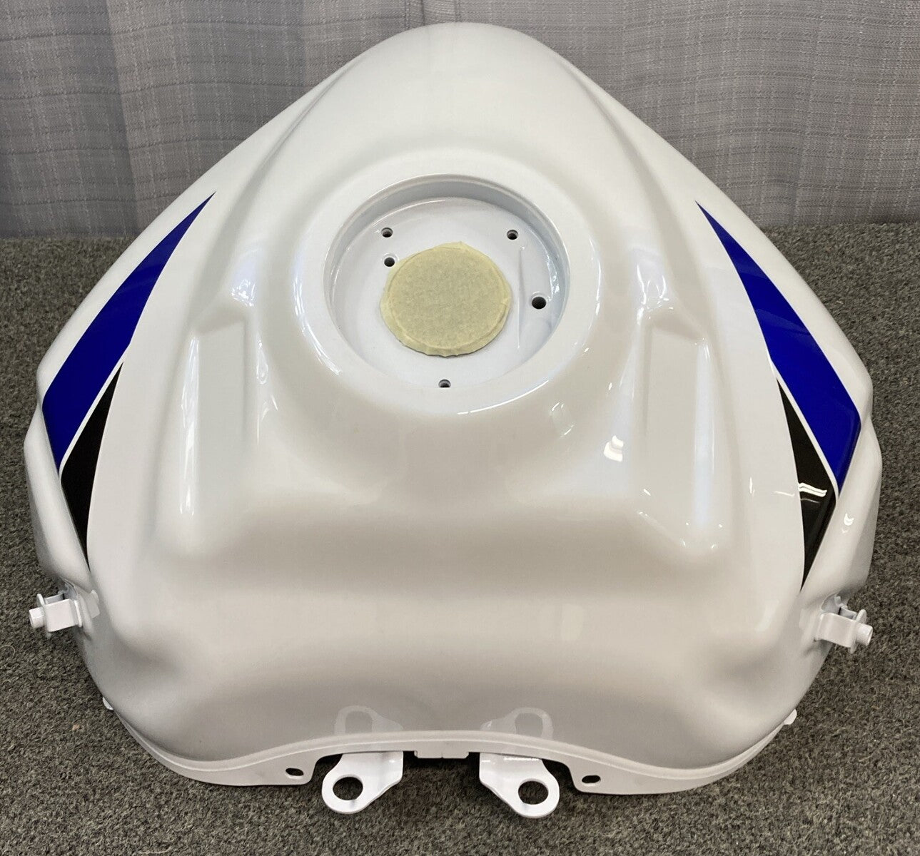 NEW GENUINE SUZUKI 44100-13K50-YWW Tank Assy fuel white