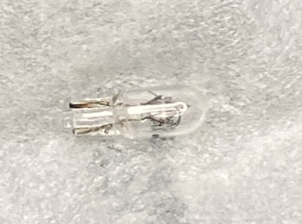 NEW GENIUNE KAWASAKI 92069-1068 Bulb, 12V 3W, T6.5