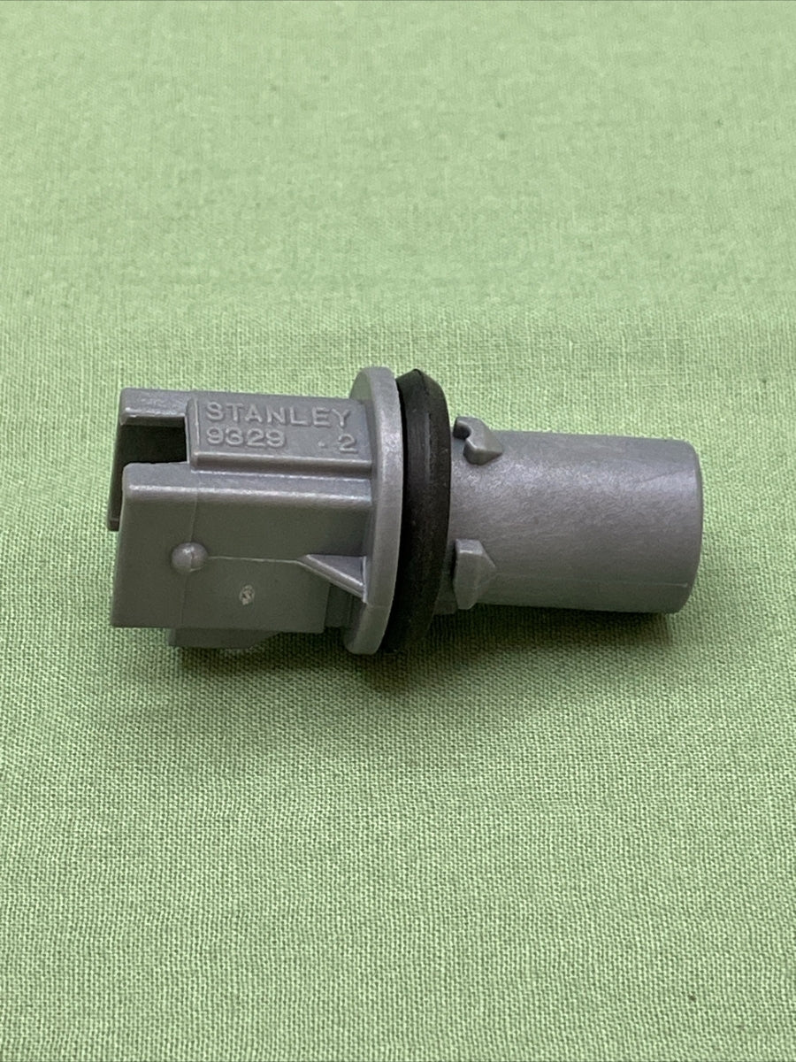 NEW GENIUNE KAWASAKI 23017-0001 Socket, Head Lamp