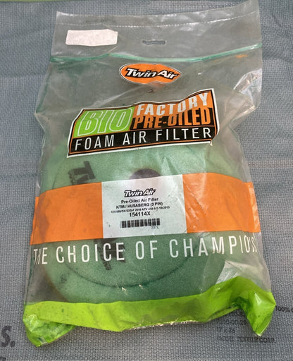 NEW TWIN AIR 154114X Pre-Oiled Foam Air Filter