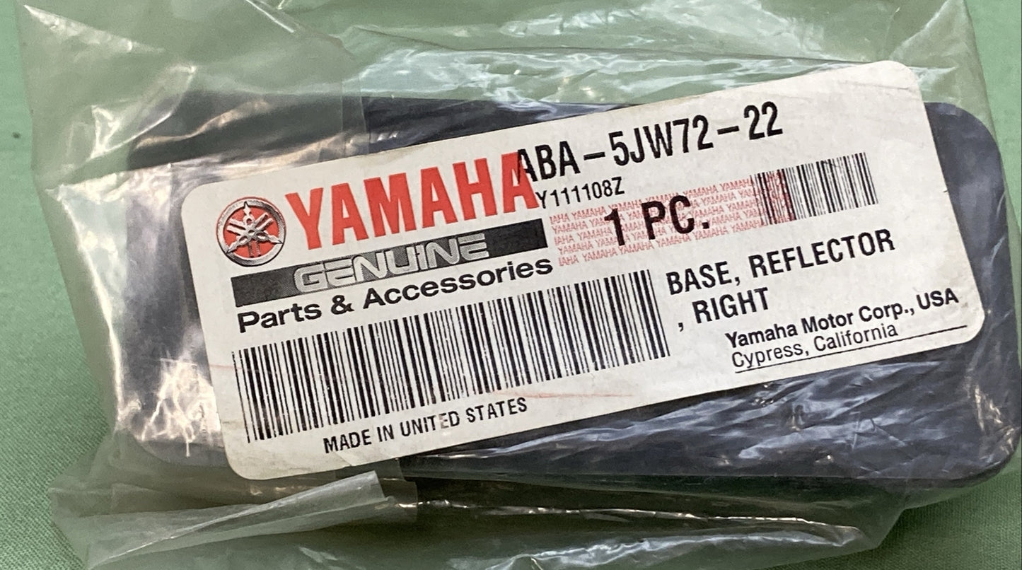 NEW GENUINE YAMAHA ABA-5JW72-22 Reflector (right)