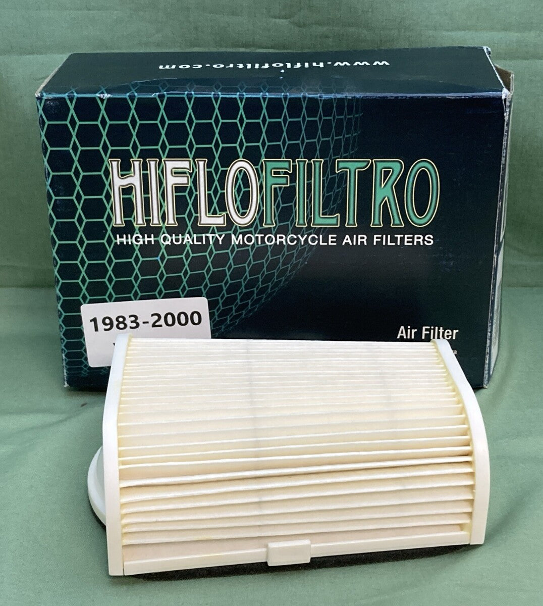 NEW HIFLOFILTRO HFA4702 Air Filter