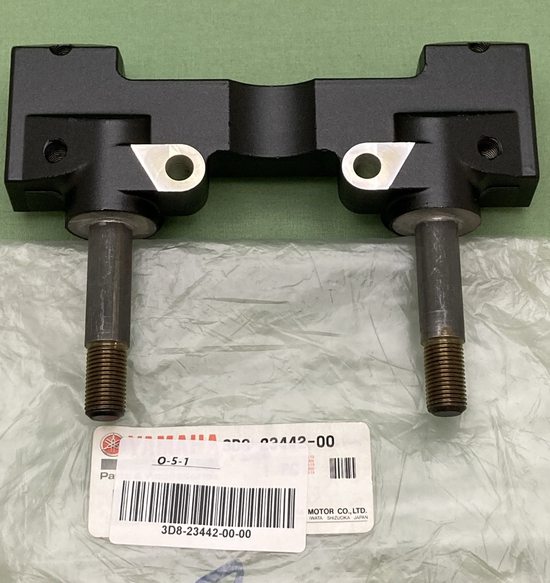 NEW GENIUNE YAMAHA 3D8-23442-00 Holder, Handle Lower