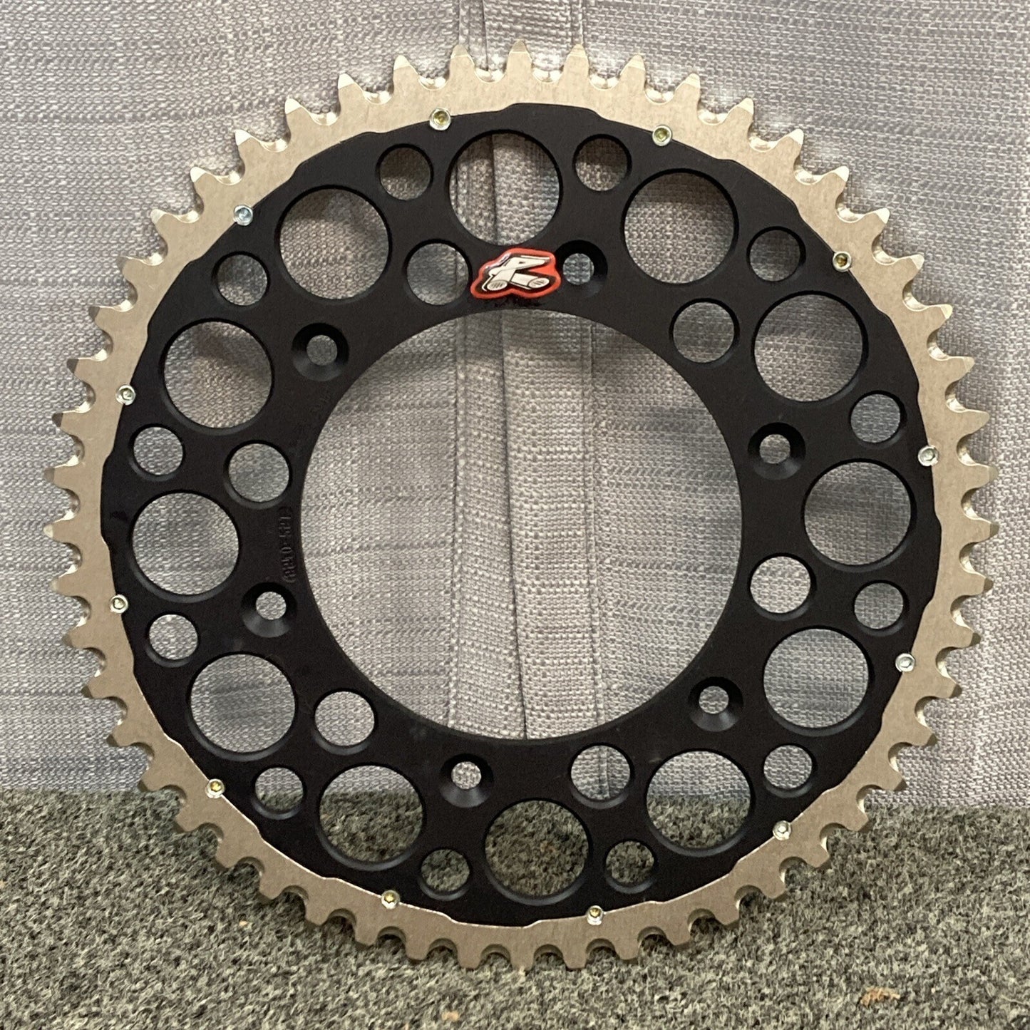 NEW RENTHAL 2240-520-52GPBK TWINRING REAR SPROCKET 520-52