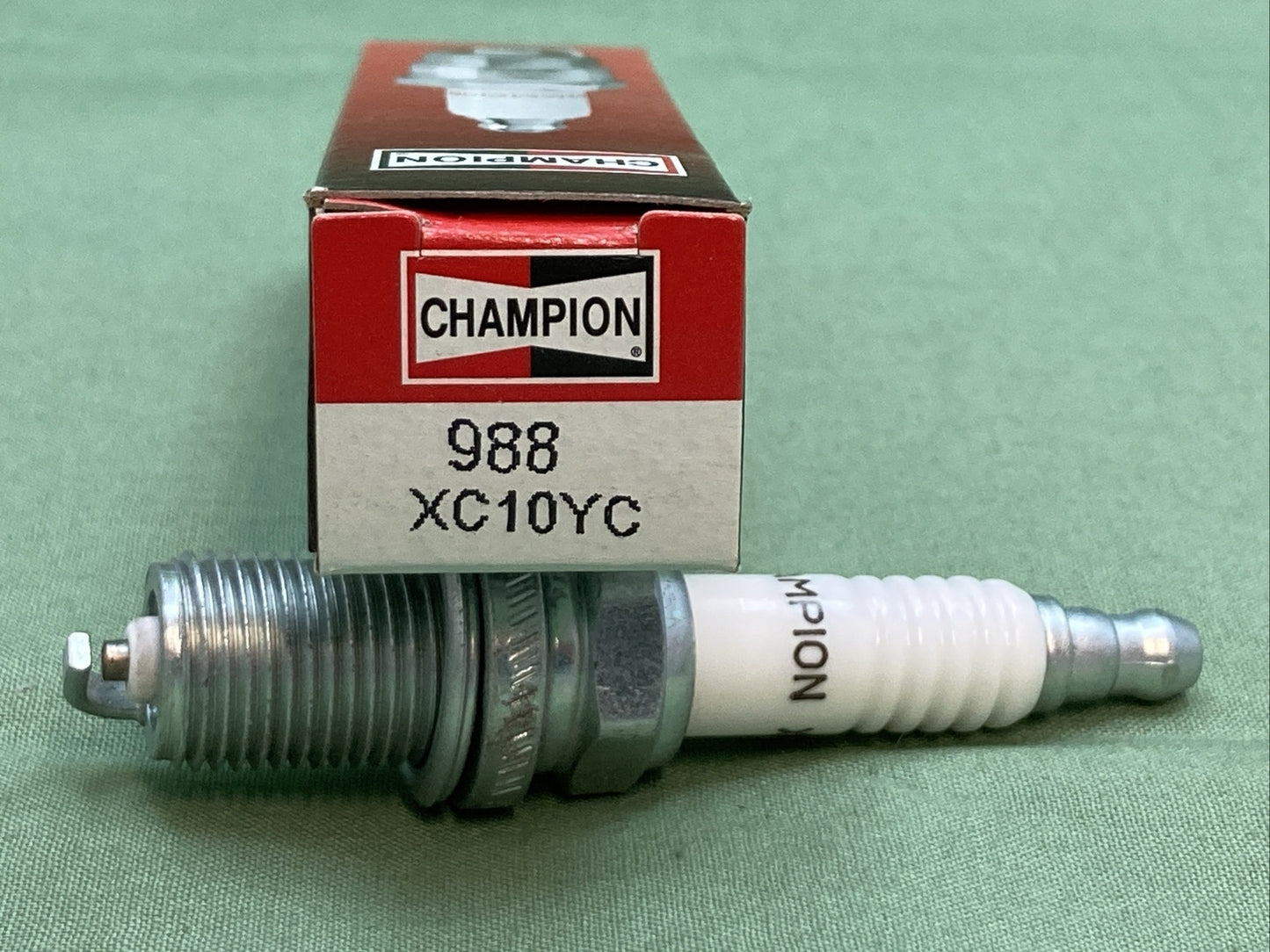 NEW CHAMPION 988 XC10YC COPPER PLUS SPARK PLUG