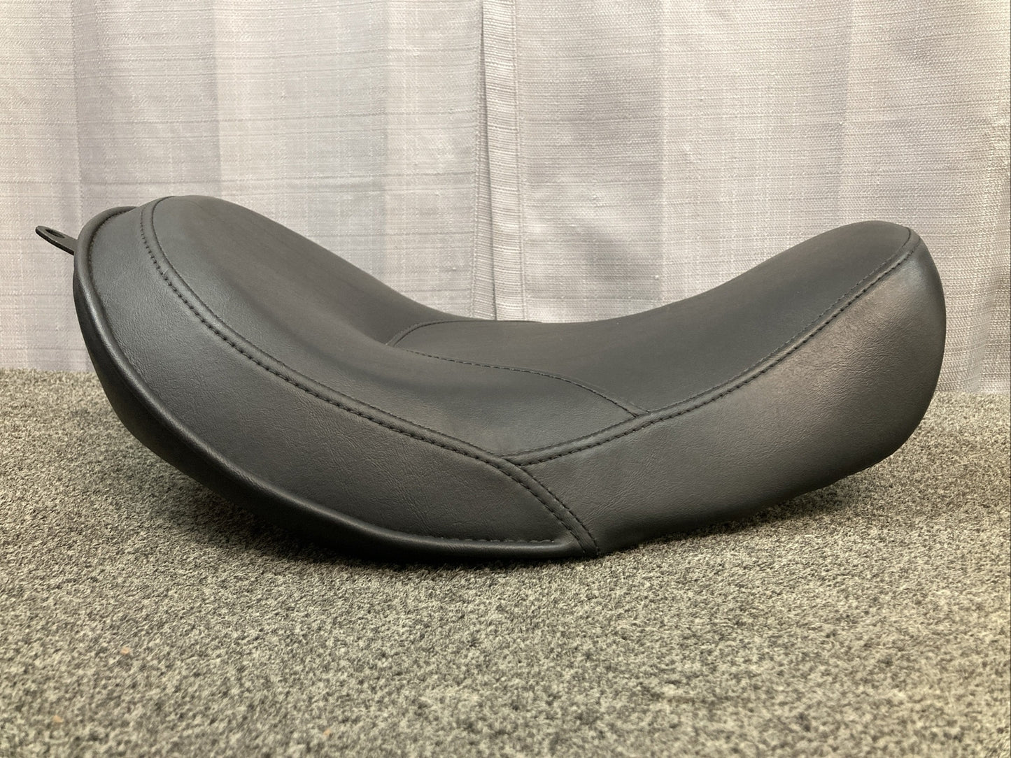 NEW GENUINE HARLEY DAVIDSON 51475-09A 51475-09A SOLO SEAT STREET BOB FXDB