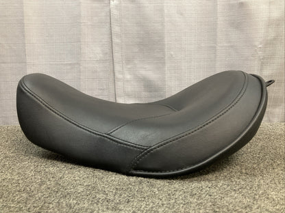 NEW GENUINE HARLEY DAVIDSON 51475-09A 51475-09A SOLO SEAT STREET BOB FXDB