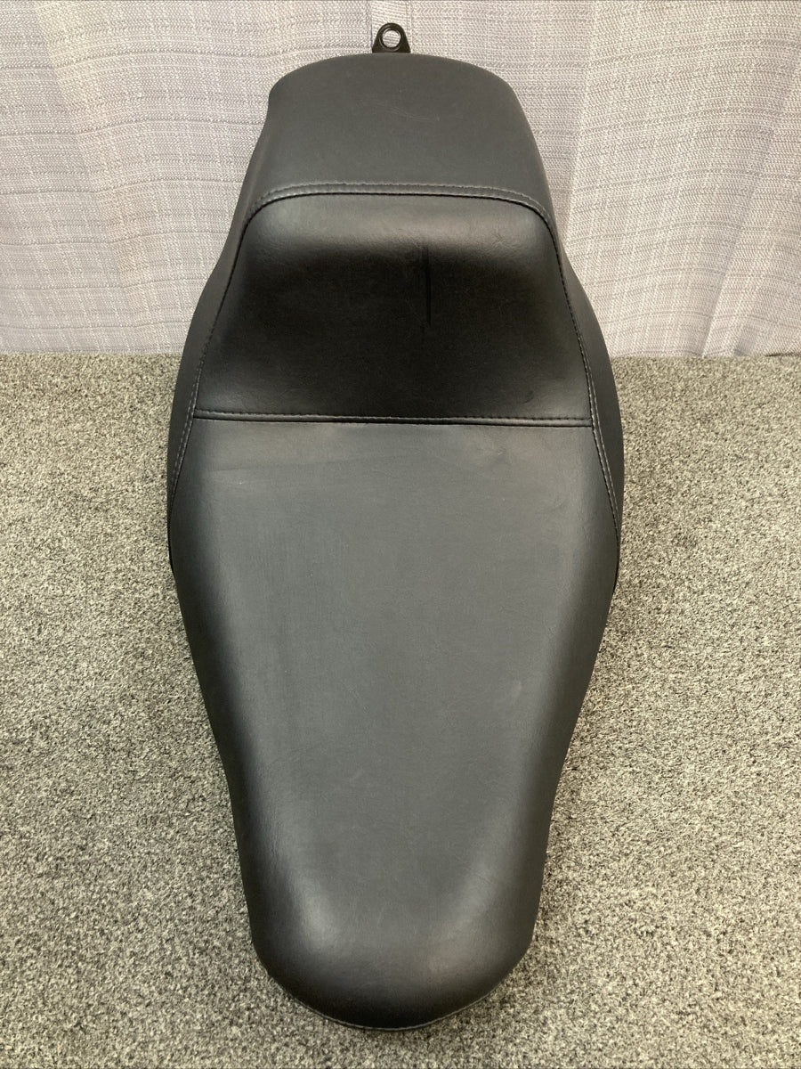 NEW GENUINE HARLEY DAVIDSON 52000496 SEAT,RDR/FULL,SOLO FXLRS 2020-23