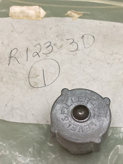 NEW REPLACES WISCONSIN CONTINENTAL R123-30 OIL FILLER & LEVEL ASSY