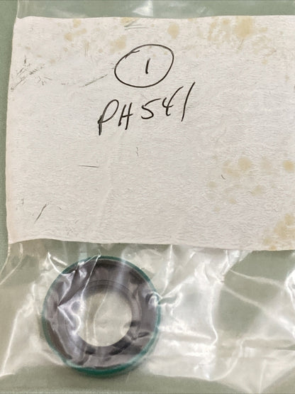 NEW GENUINE WISCONSIN PH557A SEAL OIL 1 1/2