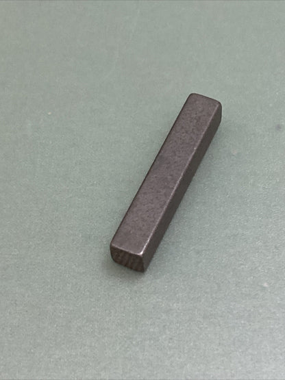 NEW REPLACES BARNES 051345 KEY,.25X.25X1.35″,STL