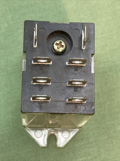 OMRON LY2F-AC110/120 Flange Mount Relay Surface Top Flange Mounted 10 A Current