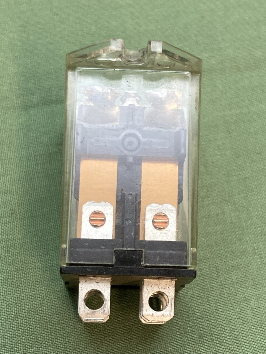 OMRON LY2F-AC110/120 Flange Mount Relay Surface Top Flange Mounted 10 A Current