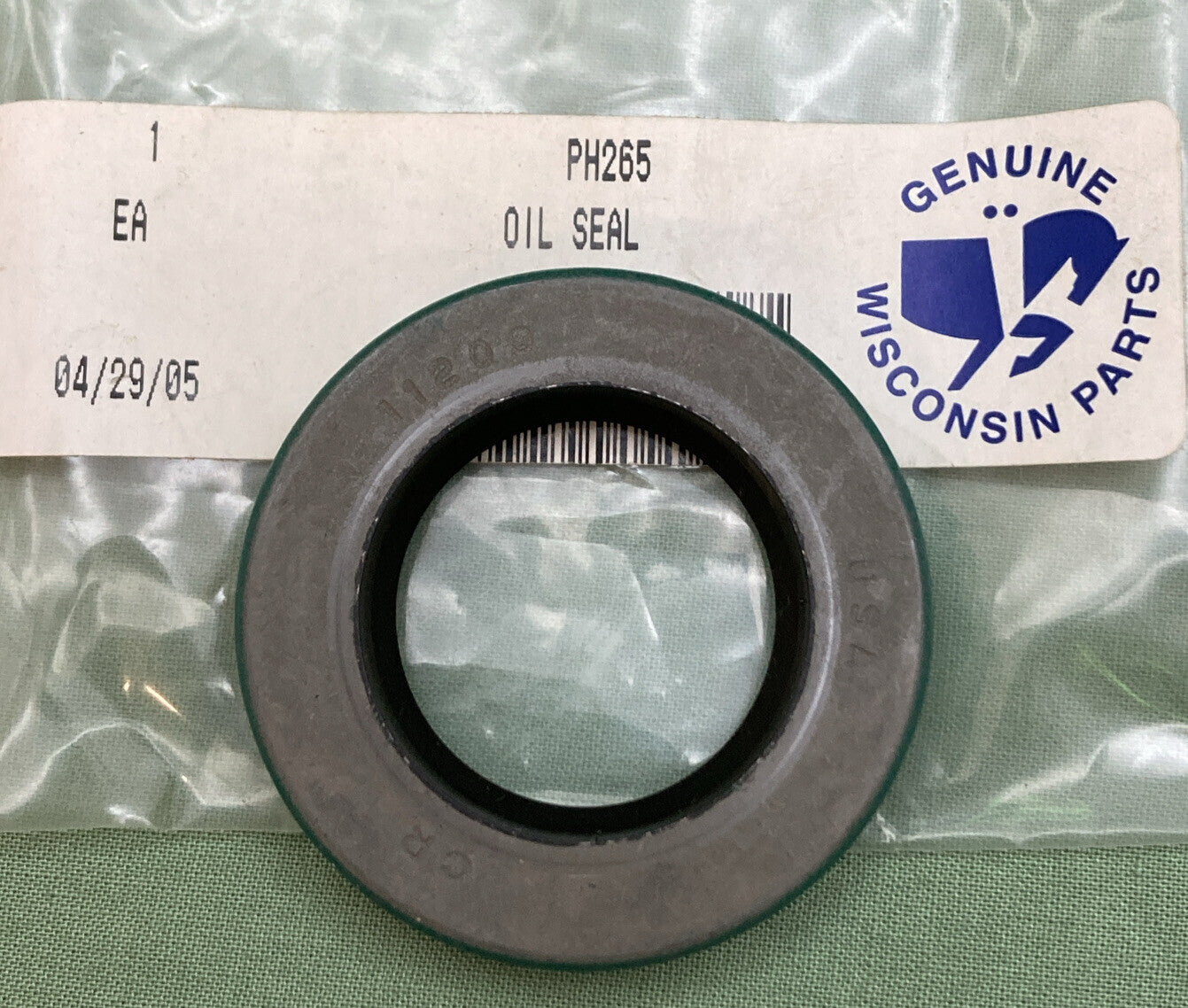 NEW GENUINE WISCONSIN PH265 OIL SEAL 1 1/8