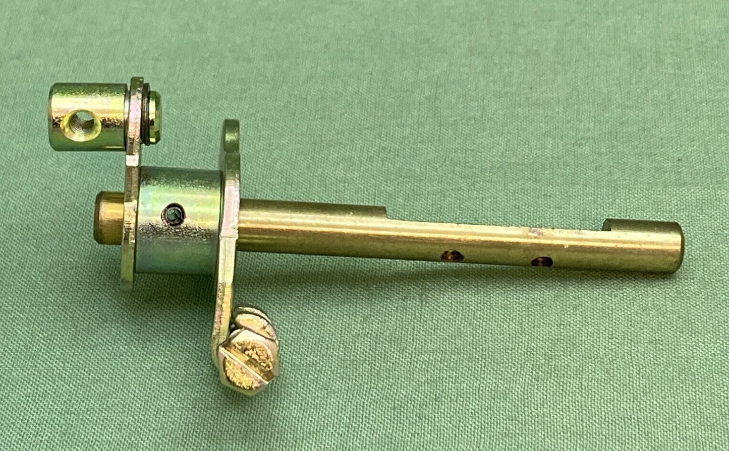 NEW GENUINE ZENITH FUEL SYSTEMS INC C29-1607 THROTTLE SHAFT
