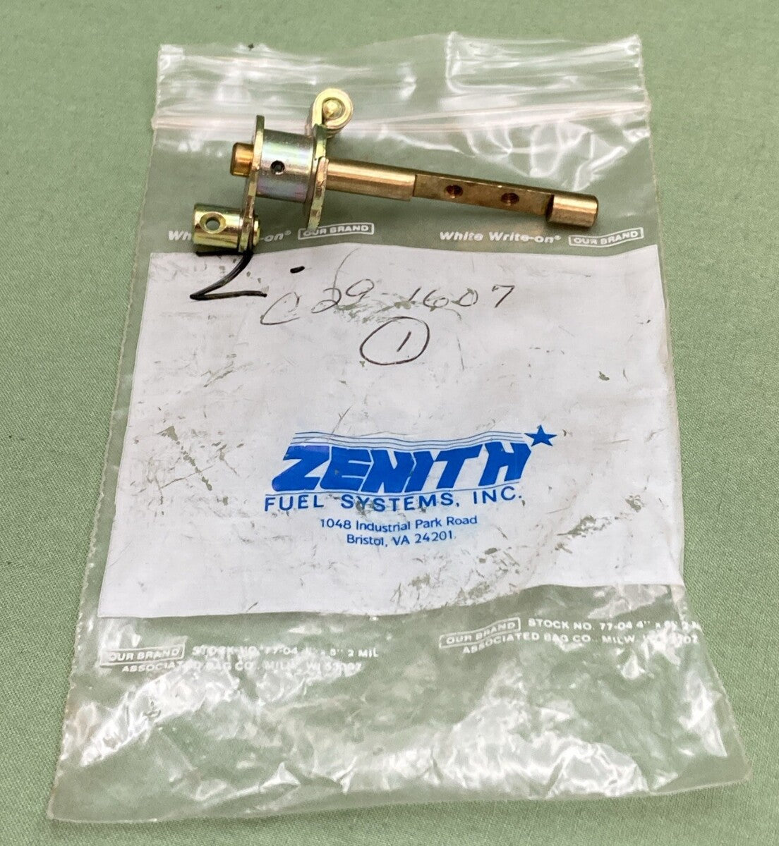 NEW GENUINE ZENITH FUEL SYSTEMS INC C29-1607 THROTTLE SHAFT