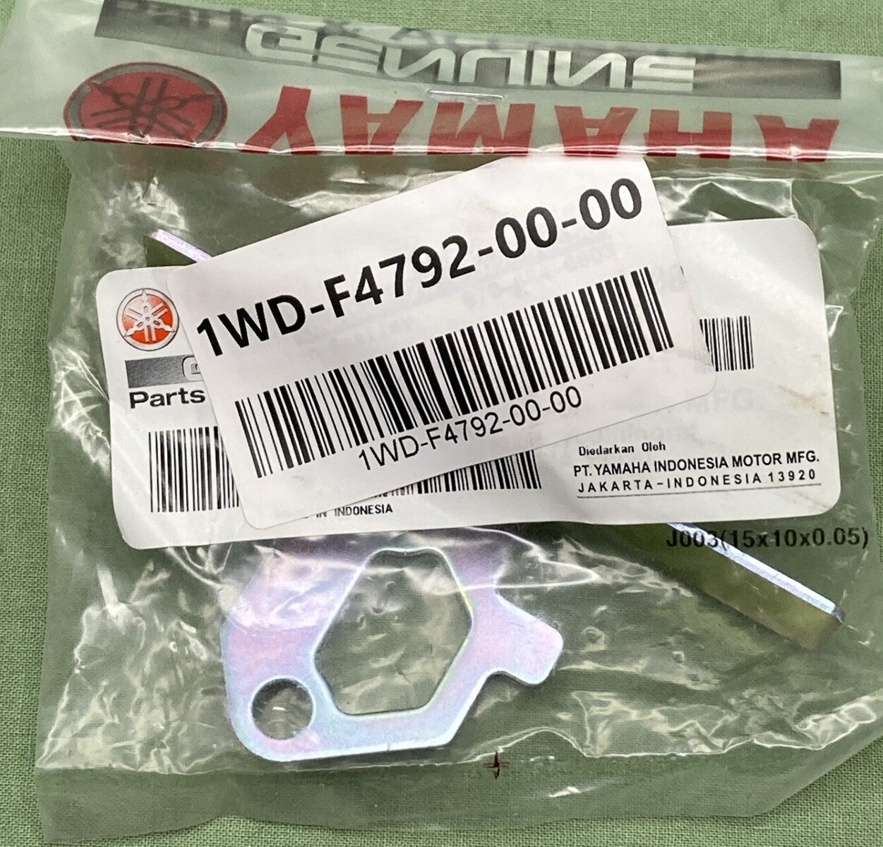 NEW GENUINE YAMAHA 1WD-F4792-00 Plate SEAT