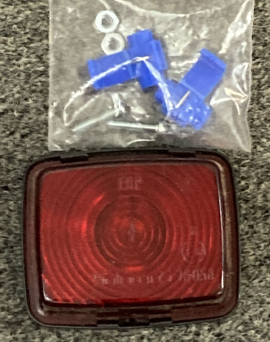 NEW SATURNUS AUTOOPREMA 16613 TAILLIGHT LENS 80X65X42 W/ MOUNTING SCREWS