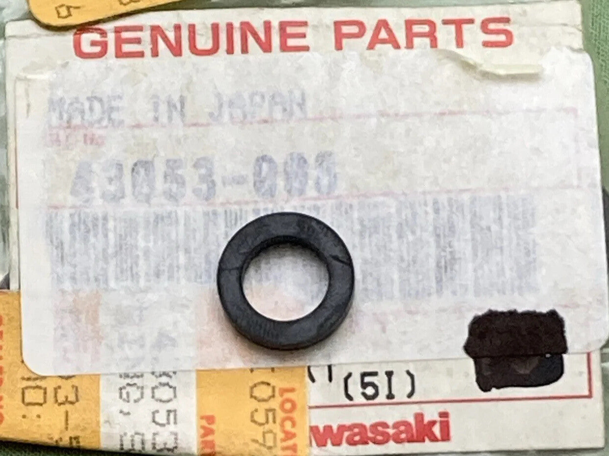 NEW GENUINE KAWASAKI 43053-008 SEAL RING