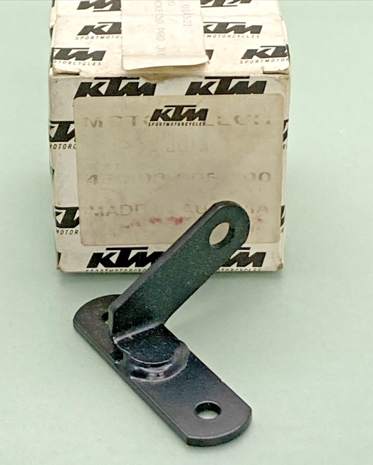NEW GENUINE KTM 45003005100 Engine Bracket Pro Junior