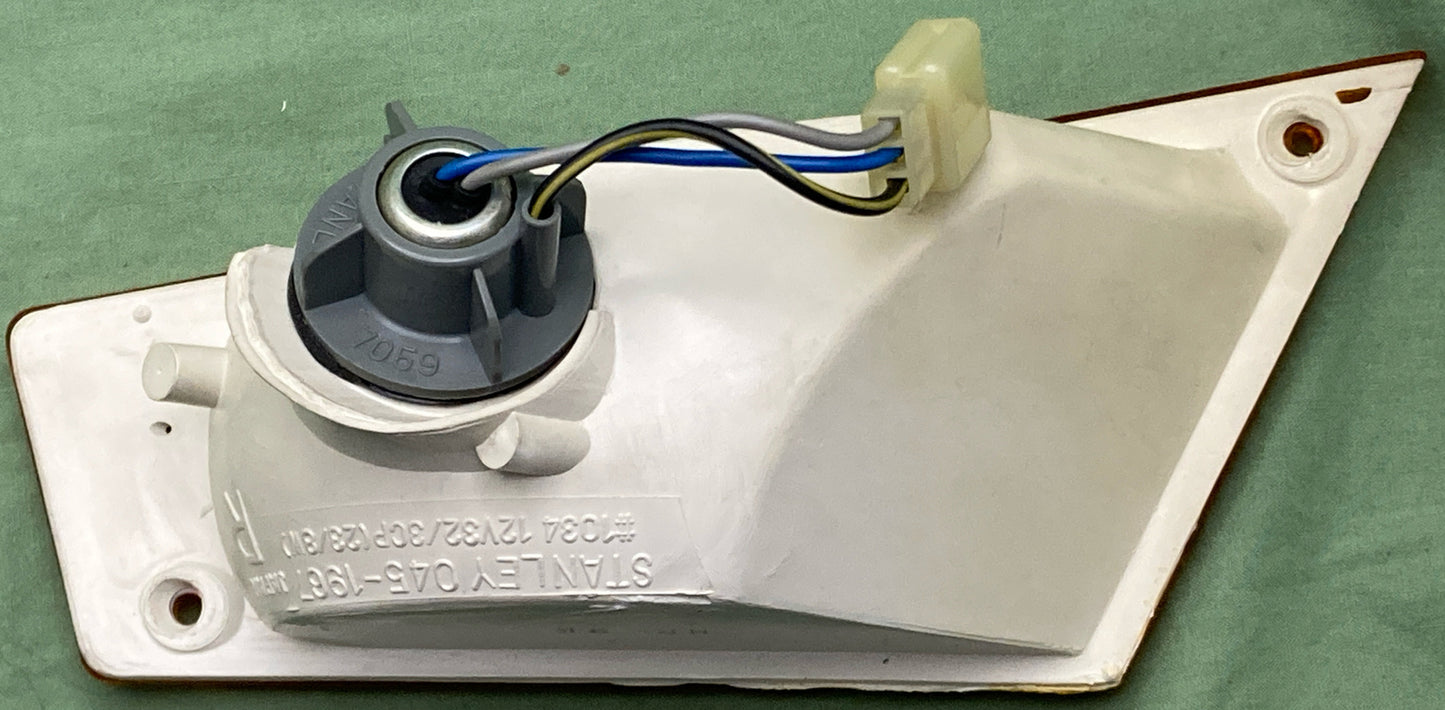 NEW REPLACES KAWASAKI 23040-1129 Lamp - Signal, Fr, Rh