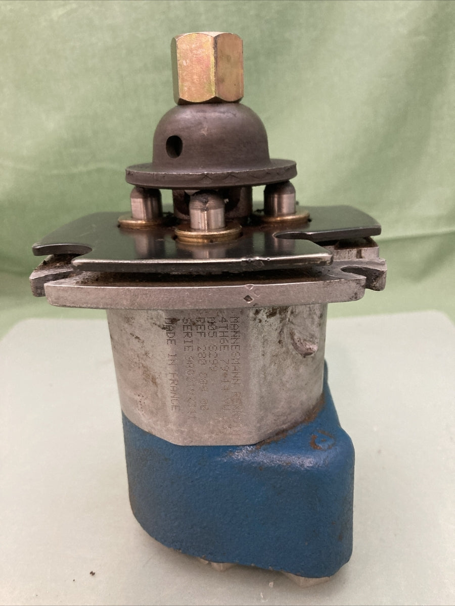 MANNESMANN REXROTH 4TH6E79-14 YU23M05S299 HYDRAULIC PILOT CONTROL UNIT BASE