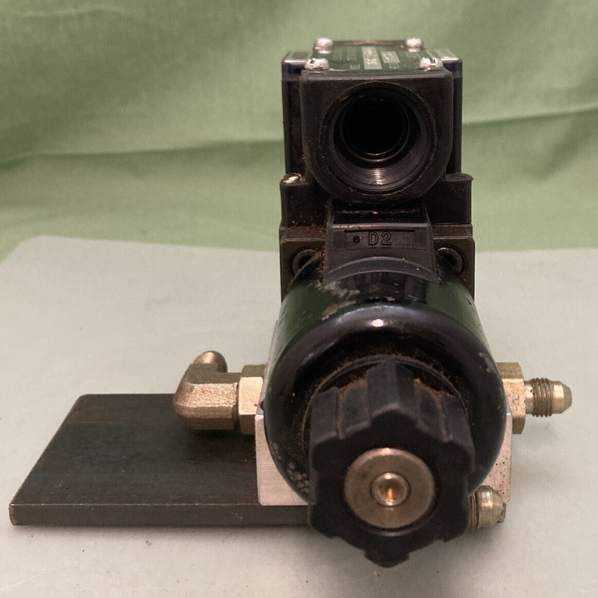 NACHI SS-G01-C6-R-D2-E20 WET TYPE SOLENOID OPERATED DIRECTIONAL CONTROL VALVE