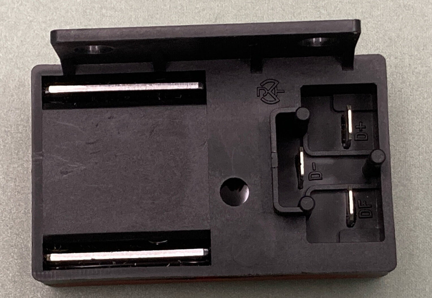 NEW GENUINE BMW 12 32 1 244 409 VOLTAGE REGULATOR 14V